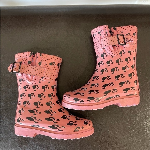Barbie rain boots with Barbie heads in a size XS 7/8 - Picture 2 of 16